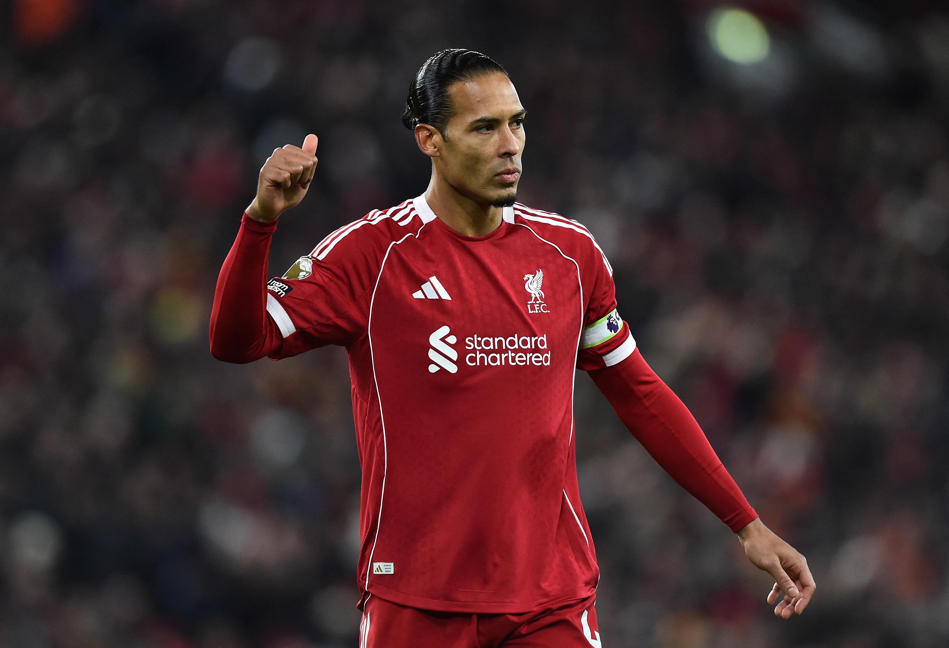 半岛APP下载-范戴克:我们仍有机会迎来特别的赛季 必须拿到下赛季的欧冠门票