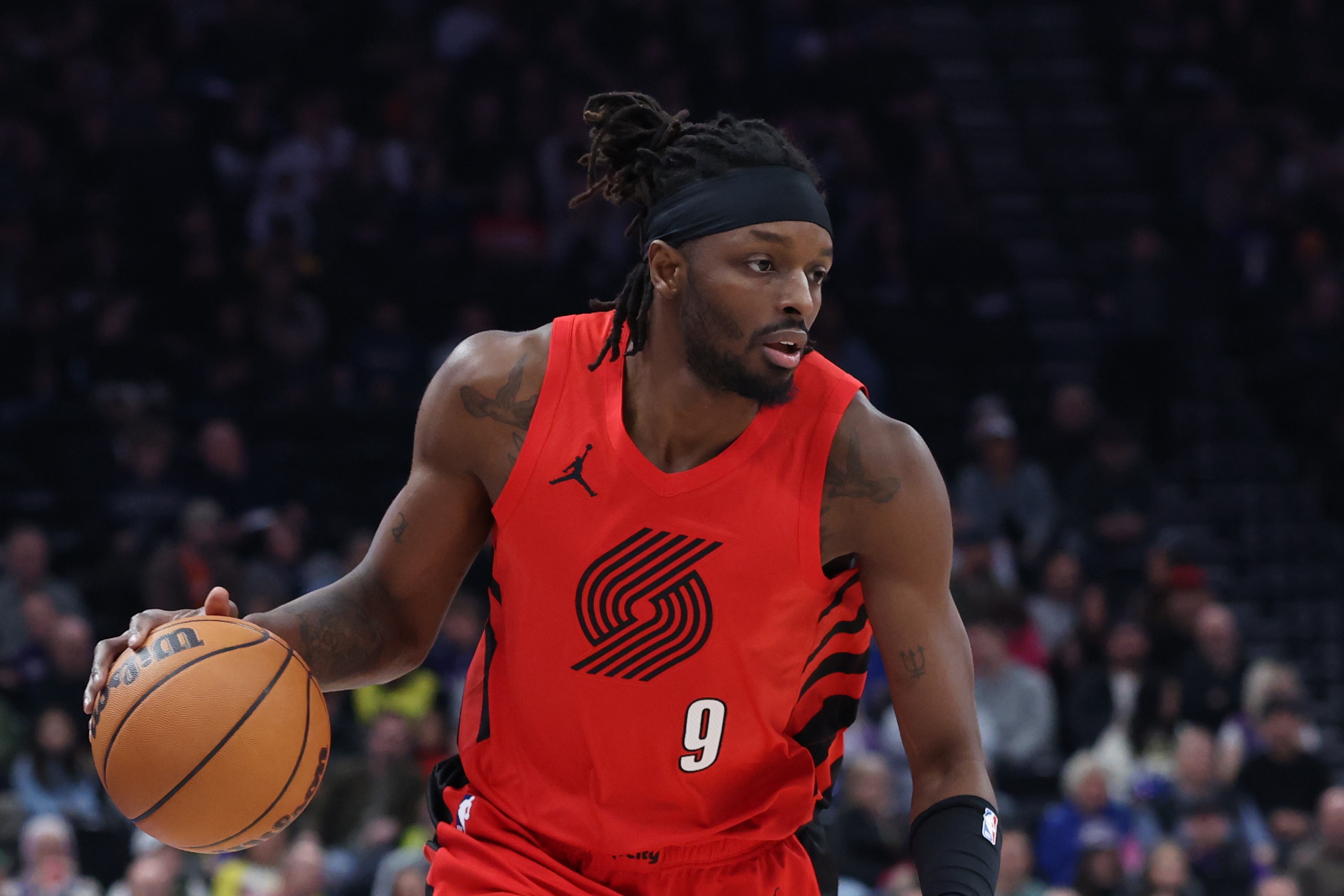 半岛APP下载-好球员!格兰特18中11&三分8中3砍30分9板4助 拼下4前场板