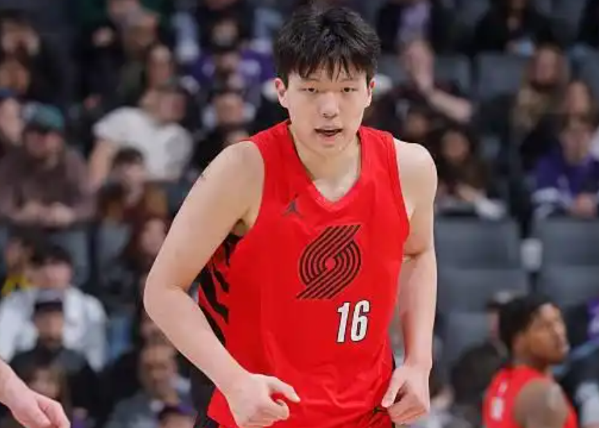 Bandao体育中心-杨瀚森又进步了!把控篮板,内外防守能干扰对手,勾手没进是遗憾